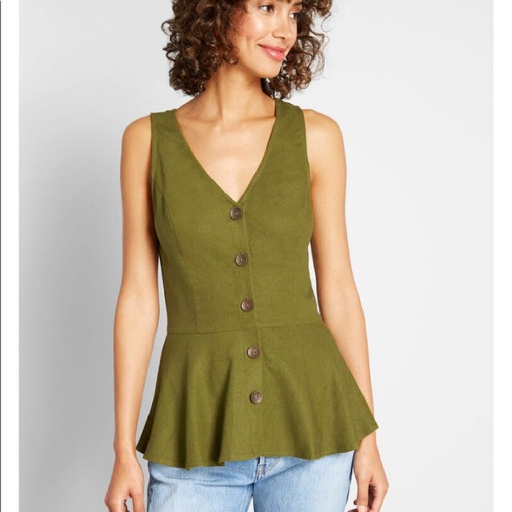 MODCLOTH Peplum Buttoned Tank Top